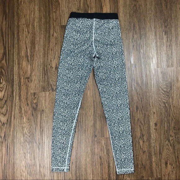 Nike Pro Running Workout Leggings Small - Picture 3 of 6